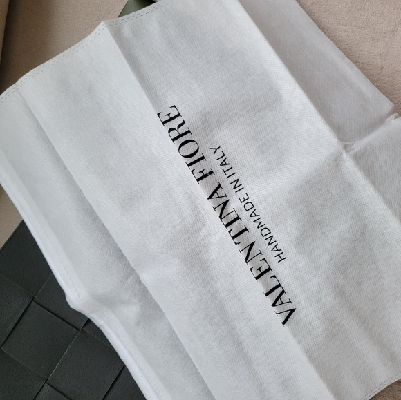 Bottega Venetia Cassette Dupe | Valentina Fiore Leather Bag - Picture 4 of 16